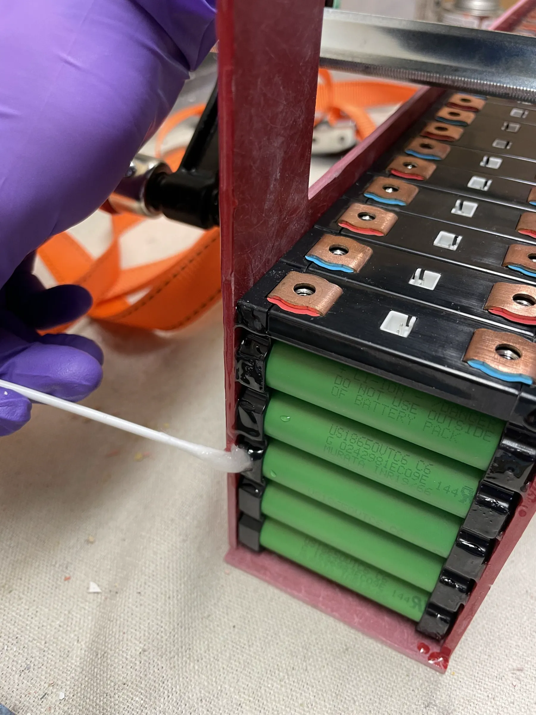Assembly of Enepaq modules within insulation
