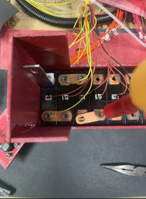 Assembly of Enepaq modules within insulation